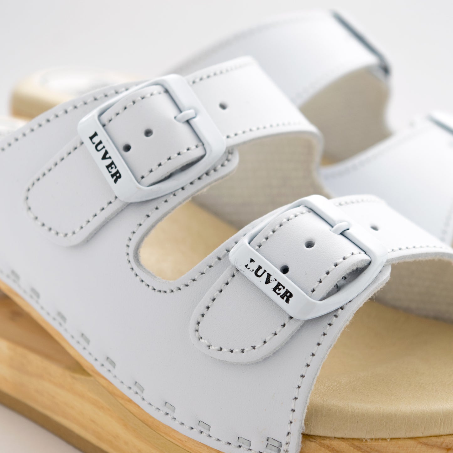 Sandali in Legno con Molla - I migliori prodotti Made in Italy da Fiera di Monza Shop - Solo 79.95€! Acquista subito su Fiera di Monza Shop!