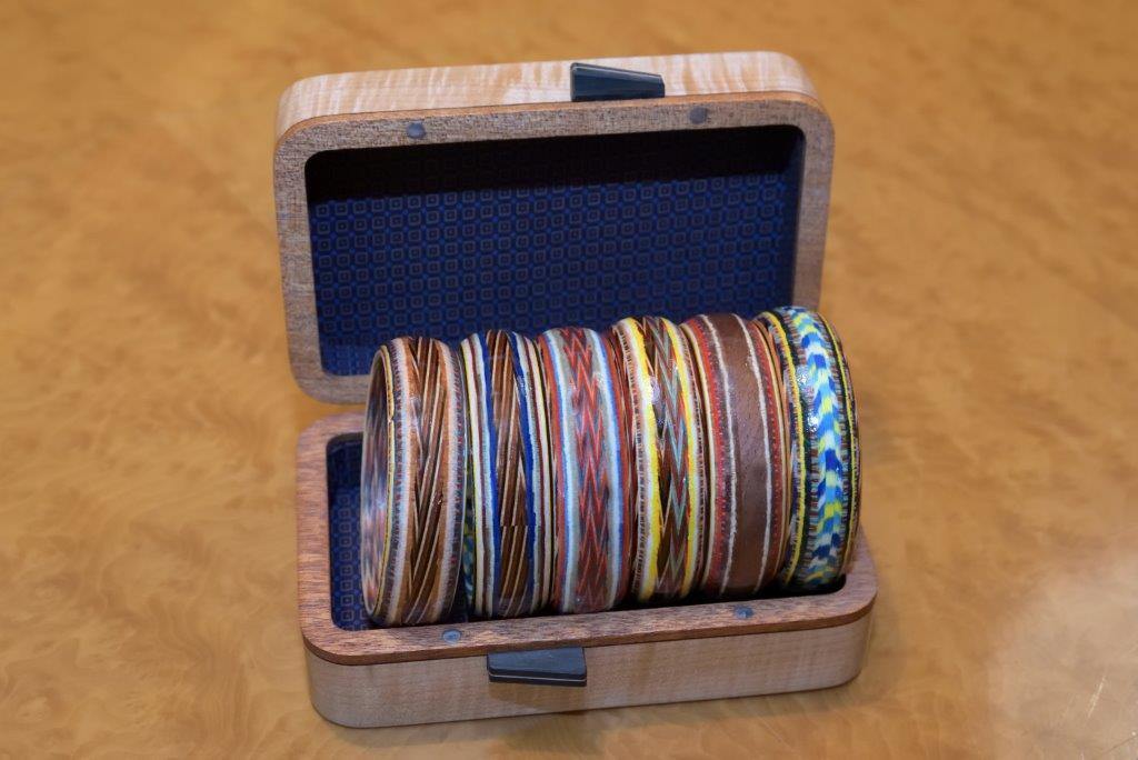 Braccialetti Rigidi in Vero Legno - Lavorazione Intarsio - I migliori prodotti Made in Italy da Fiera Monza e Brianza SHOP - Solo 370€! Acquista subito su Fiera di Monza Shop!