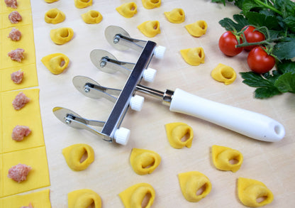 TAGLIAPASTA 4 LAME REGOLABILI INOX LISCIO, 24/120mm - 3 Pezzi - I migliori prodotti Made in Italy da Fiera di Monza Shop - Solo 39€! Acquista subito su Fiera di Monza Shop!