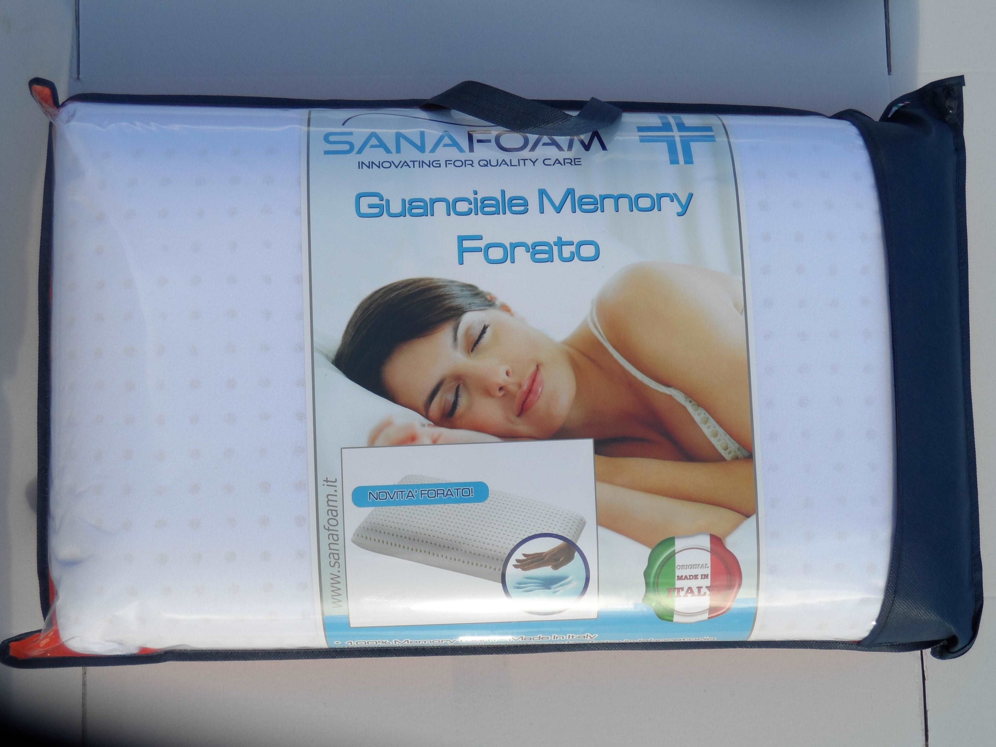 Guanciale Forato Memory Foam - SANAFOAM - I migliori prodotti Made in Italy da Fiera di Monza Shop - Solo 37€! Acquista subito su Fiera di Monza Shop!